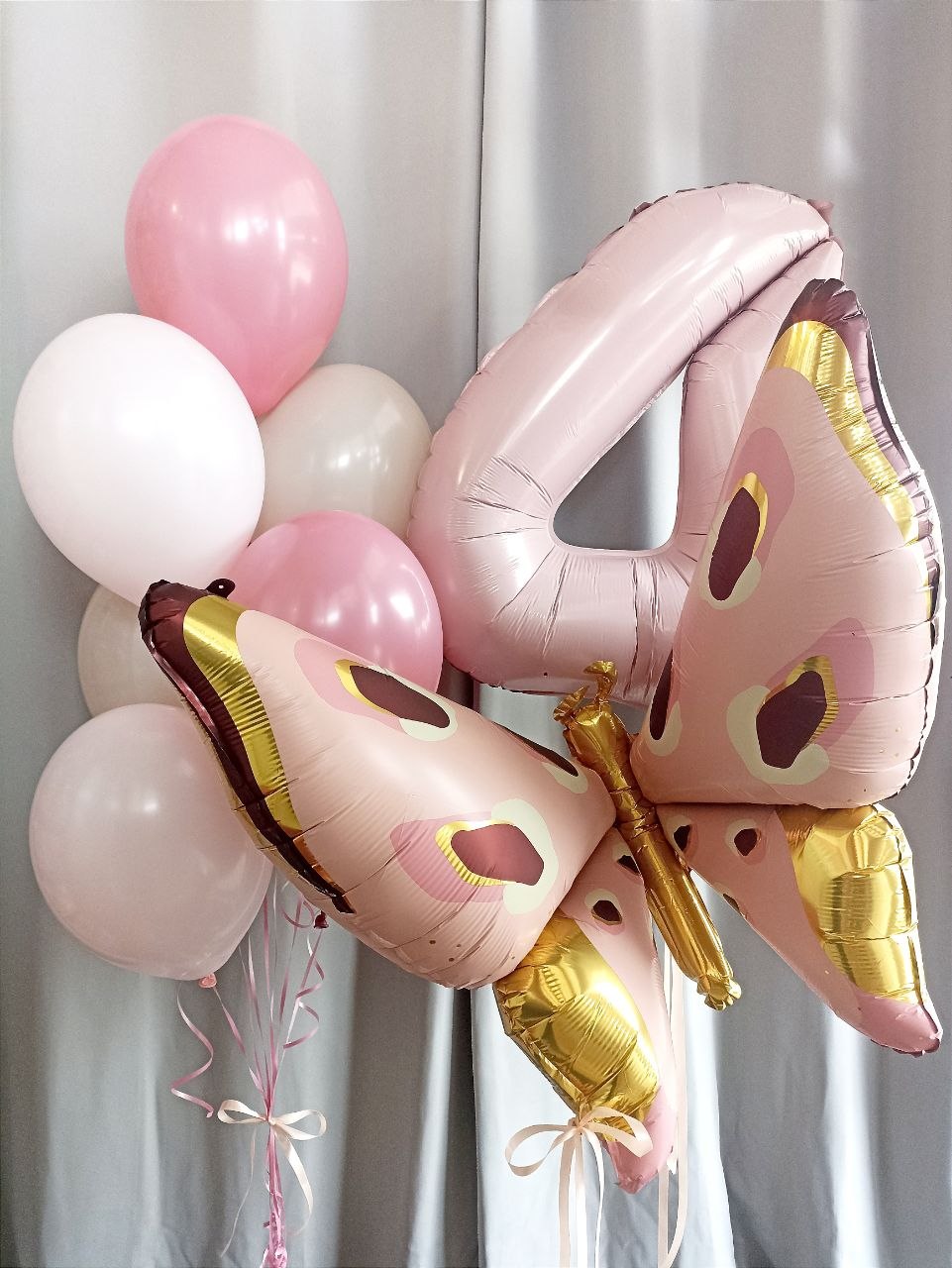 Пыльно-розовый с бабочкой